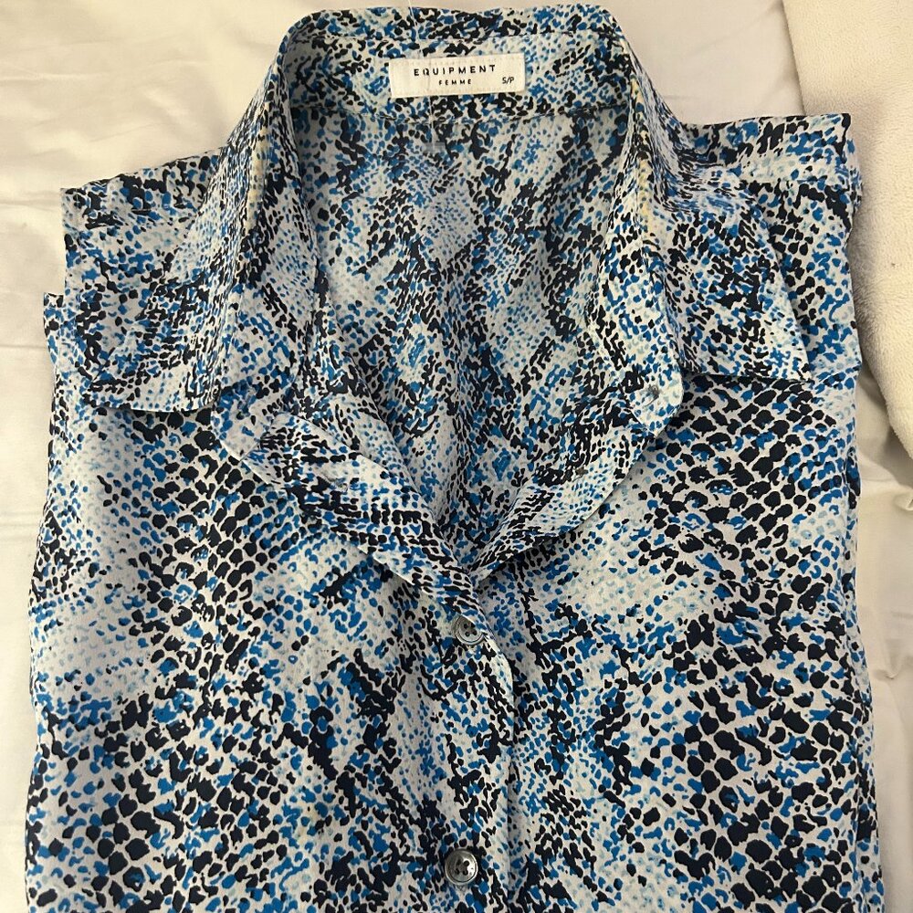 EQUIPMENT TOP